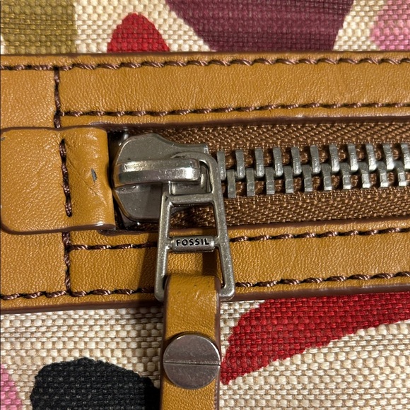 Fossil Women's Floral Canvas Clutch - Picture 4 of 10